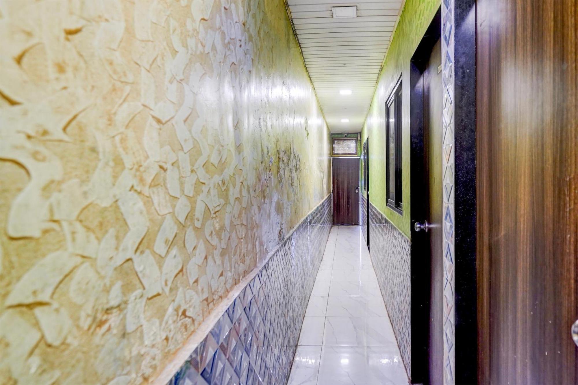 Hotel O The Om Sai Residency Мумбаи Экстерьер фото